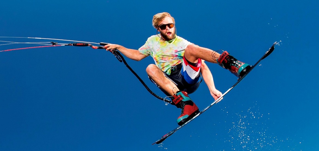 кайтсерфинг спорт 21 века будь лучшим со Slingshot.jpg кайтсерфинг.jpg