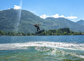 Хорошая подборка видео про кайтбординг, любителям ветра и волн понравится Хорошая подборка видео про кайтбординг, любителям ветра и волн понравится