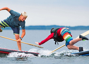 Новая забава любителей активного отдыха - "битва" на SUP серфах Новая забава любителей активного отдыха - "битва" на SUP серфах