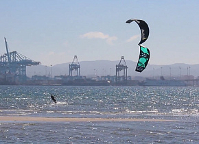 Linus Erdmann на Тарифе со Slingshot - два кайта сразу..это реально!!! Linus Erdmann на Тарифе со Slingshot - два кайта сразу..это реально!!!